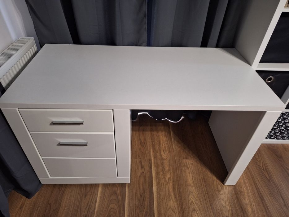 Biurko SNOW w bardzo dobrym stanie
