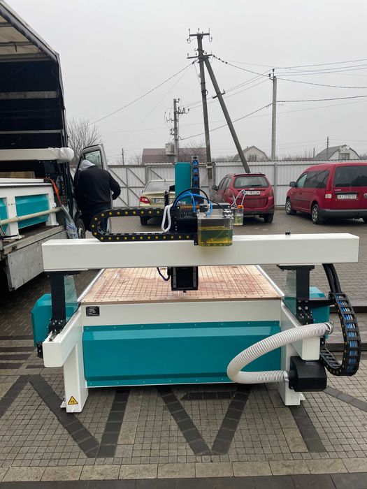 Фрезерний верстат з ЧПУ 1350х3050мм Домінант ЧПУ / Dominant CNC