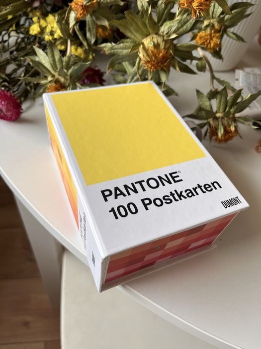 Pantone pocztowki postcards 100