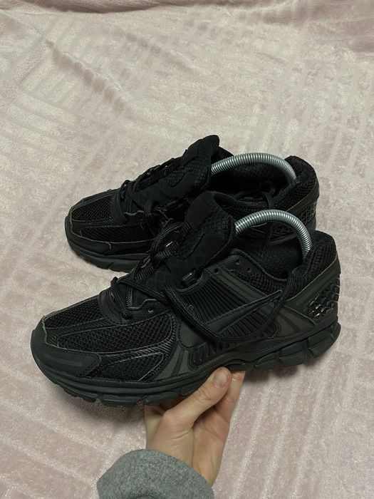 кросівки NIKE AIR ZOOM VOMERO 5 оригінал