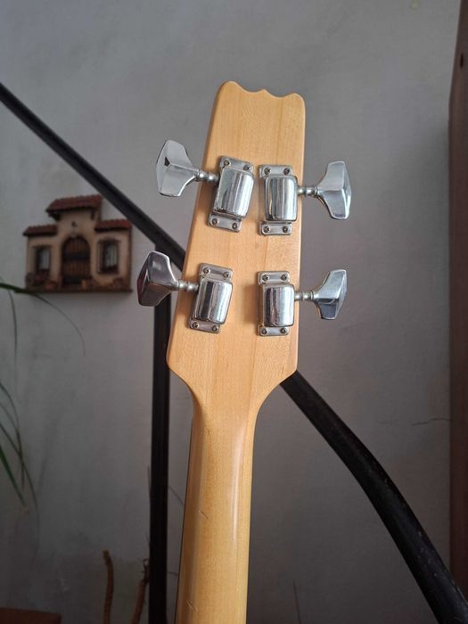 Baixo Vantage made in Japan + Case