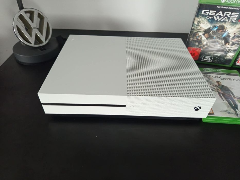 Konsola Xbox one z grami assassin lego