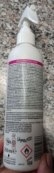 Spray do stylizacji włosów