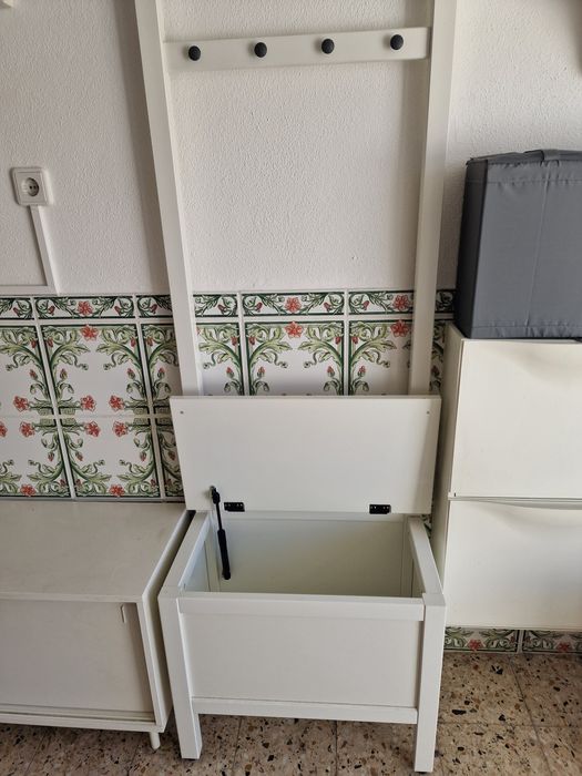 Bengaleiro com Banco e Arrumação IKEA Pinnig (Branco)