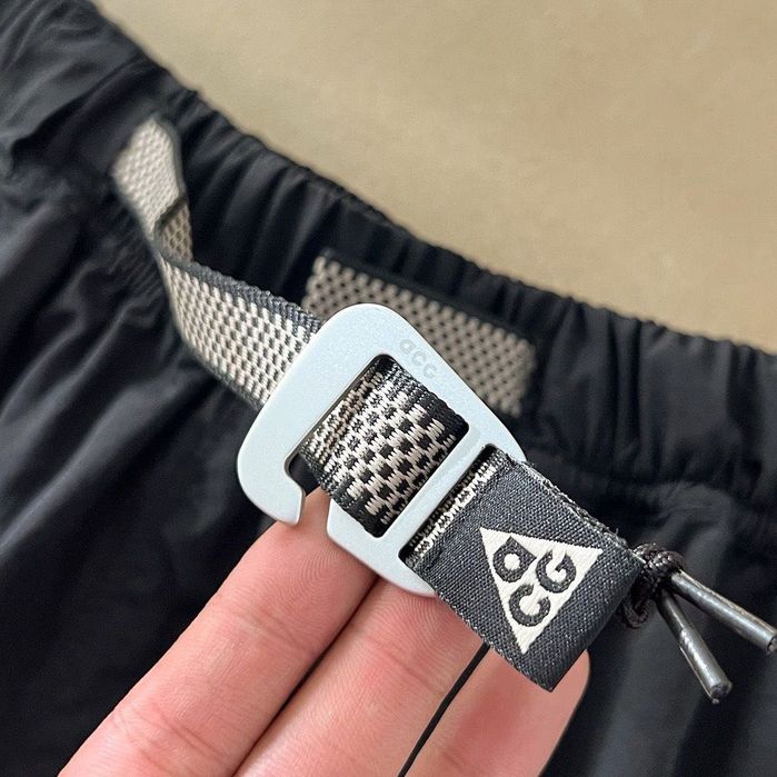 Nike ACG Cargo шорти, база на літо