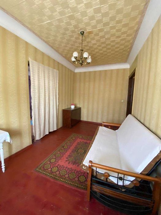 Продаётся двухкомнатная квартира по улице Соборности, ост. Театральная