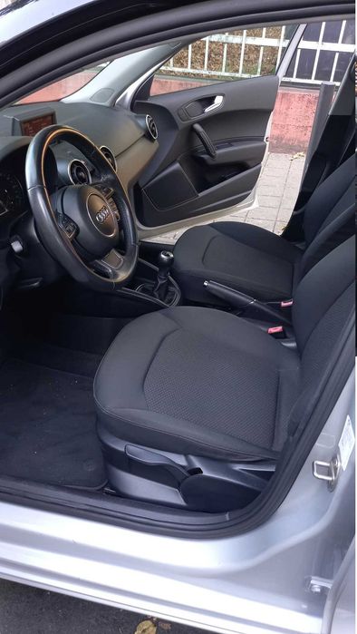 Audi A1 1.6TDI Sportback 90cv Nacional , c/ livro revisoes