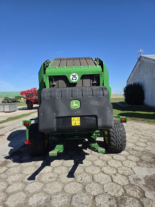 Prasa John Deere V451M