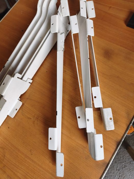 Продам кронштейн для полок.