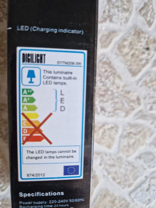 Luz de emergência LED.  Nova