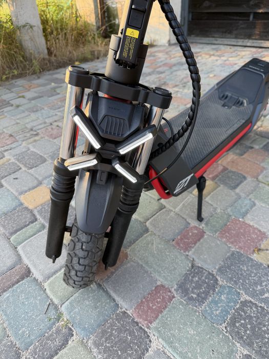 Электоросамокат SEGWAY Ninebot ZT3 PRO E Black