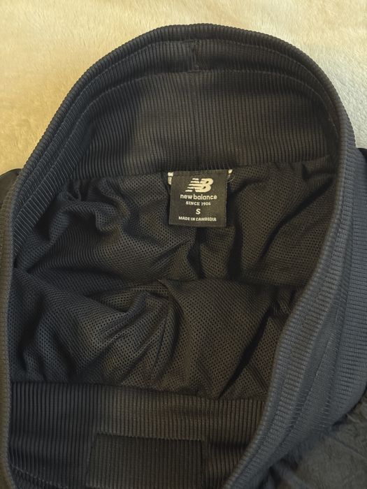 Жіночі шорти new balance