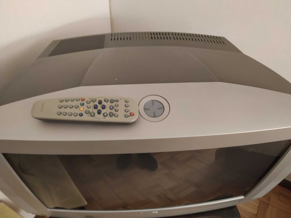 LCD Samsung 32" / TV -  Philips de 28"