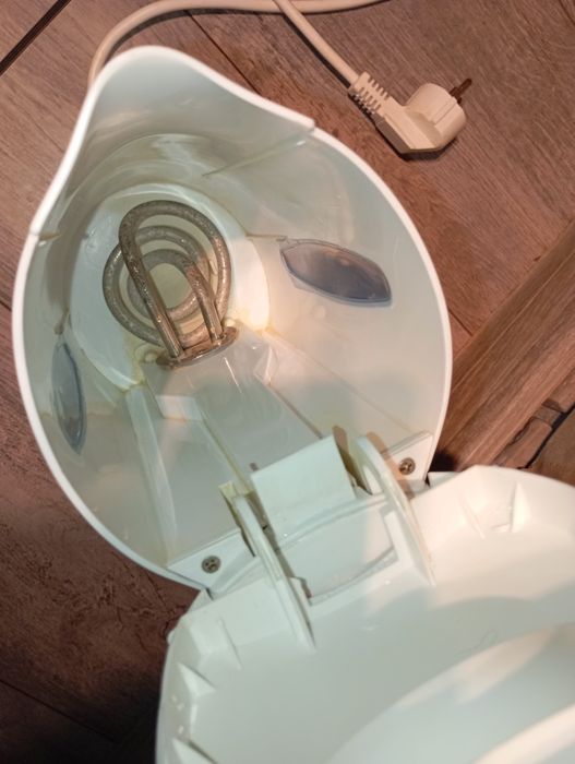 biały czajnik elektryczny Aspa 175 O. Bezprzrwodowy 1,7litra
 Aspa 175