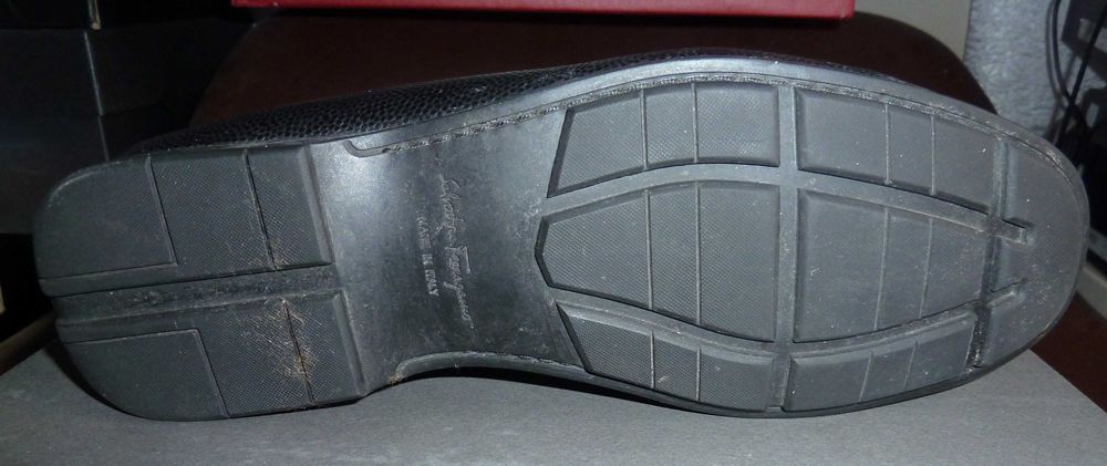 Sapatos novos italianos Salvatore Ferragamo 40