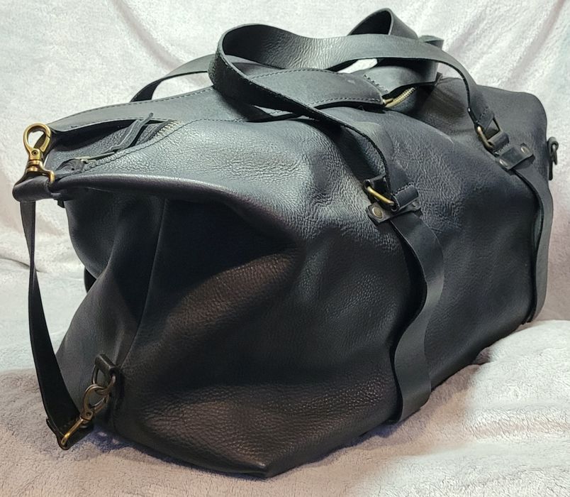 Дорожня шкіряна чорна сумка