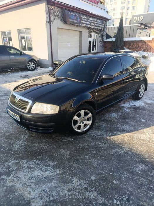 Шкода супер б  в гарному стані