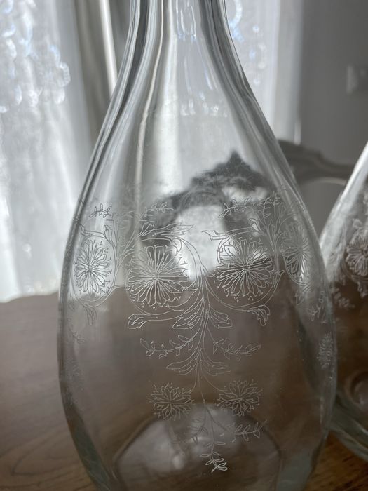 4 garrafas em vidro trabalhado