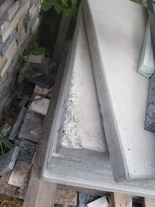 Садові доріжки пошкоджені