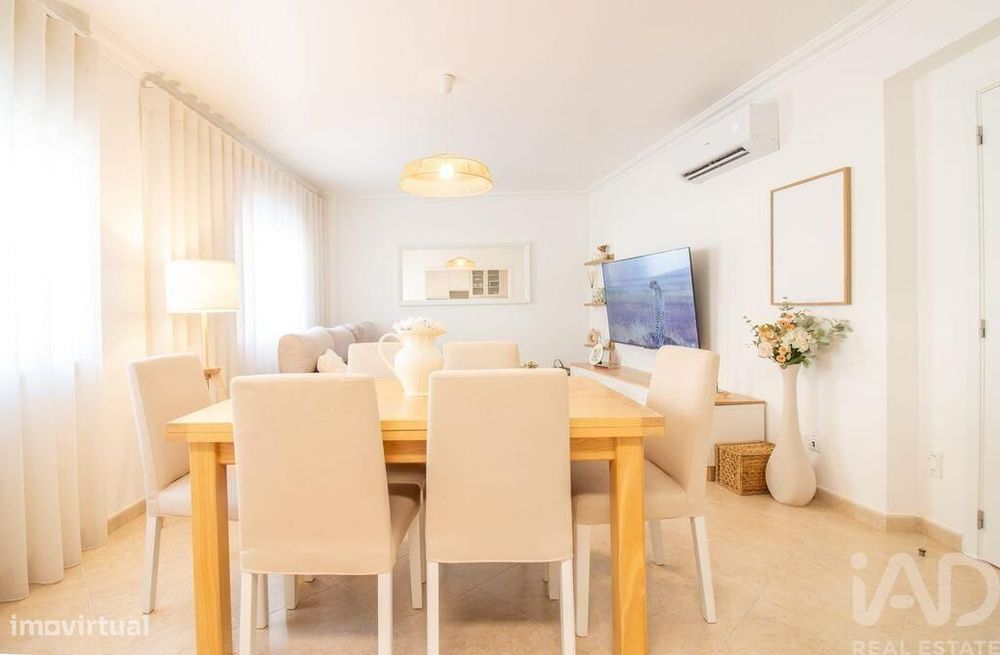 Apartamento T3 em Cadaval e Pêro Moniz de 116 m2