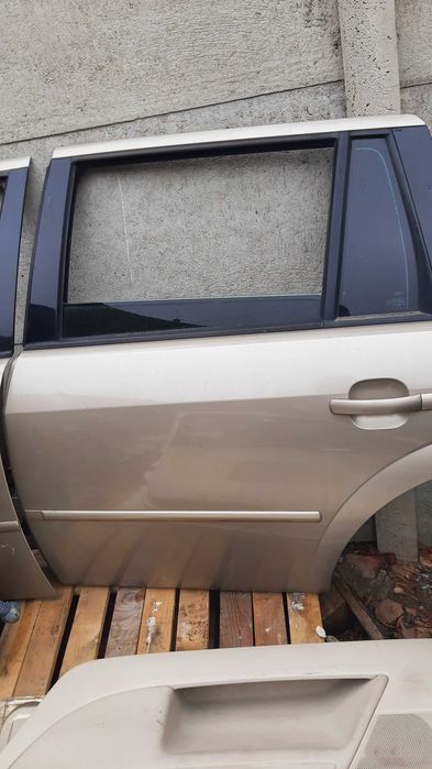 Lak. T0 drzwi prawe lub lewe Ford Mondeo mk3 kombi kompletne lak. TO