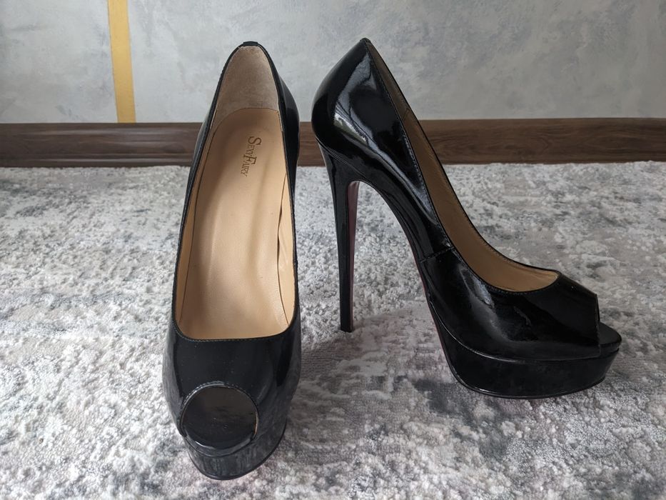 Туфлі лабутени Mia May, Botinelli