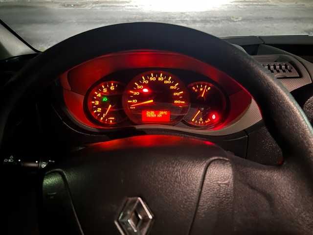 Renault master 2.3dci l2h2 com refrigeração poucos km no estado de impecável.