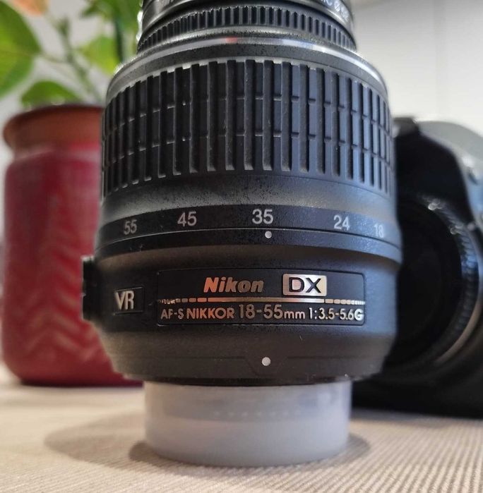 Nikon D5000 + Lente 18-55mm VR + Filtro UV + Acessórios | Excelente