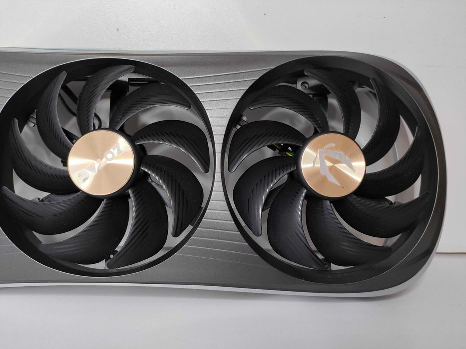 Obudowa + 3 x Wentylator Zotac GeForce RTX 4090 AMP Extreme AIRO 24GB