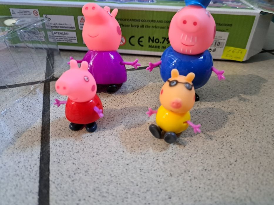 Świnka Peppa 2 duże figurki i 12 małych