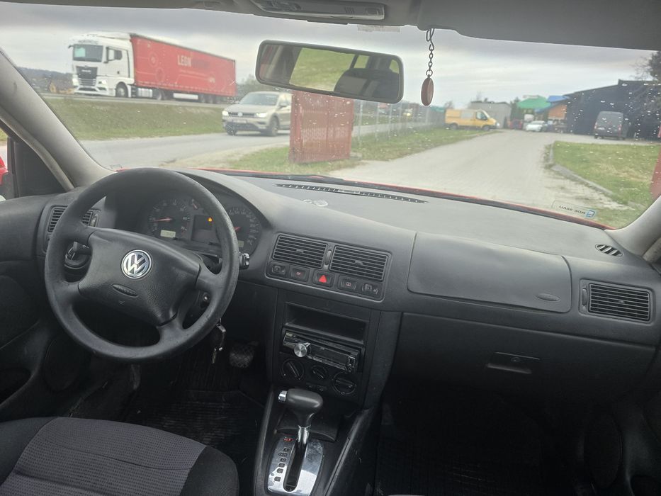 Volkswagen Golf IV 1.6 benzyna automat 2001 - 5900zł