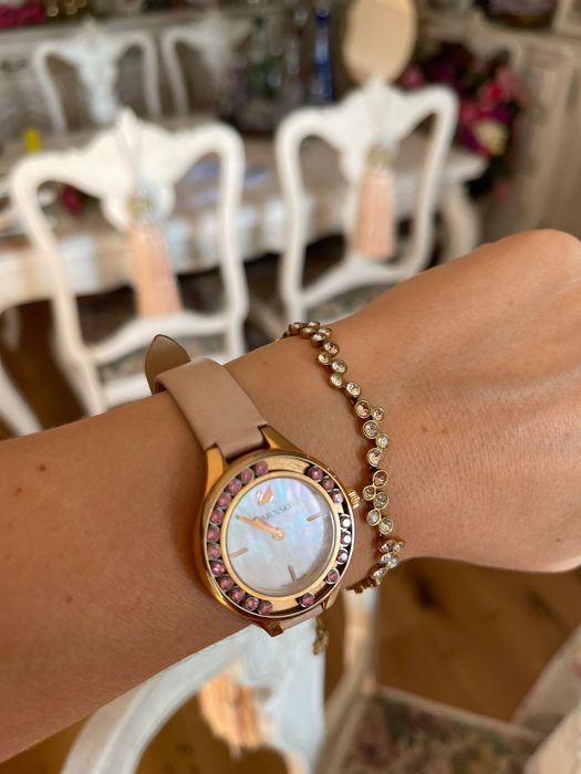 Swarovski zegarek skóra plus brylanciki