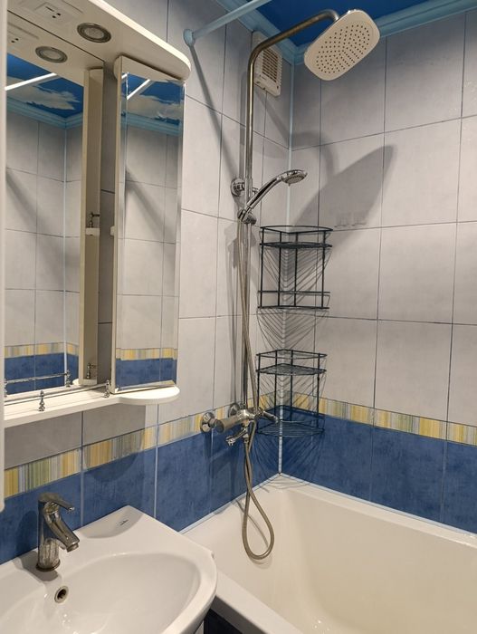 Продам в хорошому ремонті квартиру вул. Кожедуба