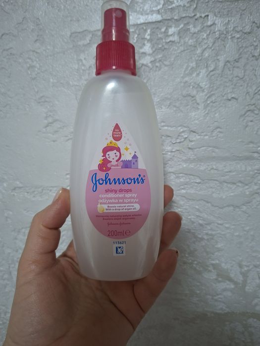 Johnson’s® Baby Дитячий спрей для волосся «Блискучі локони»