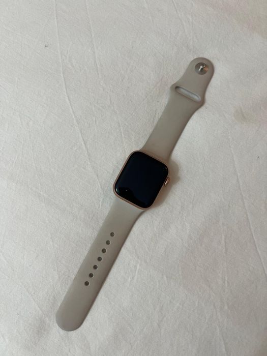 Apple watch gold aluminum