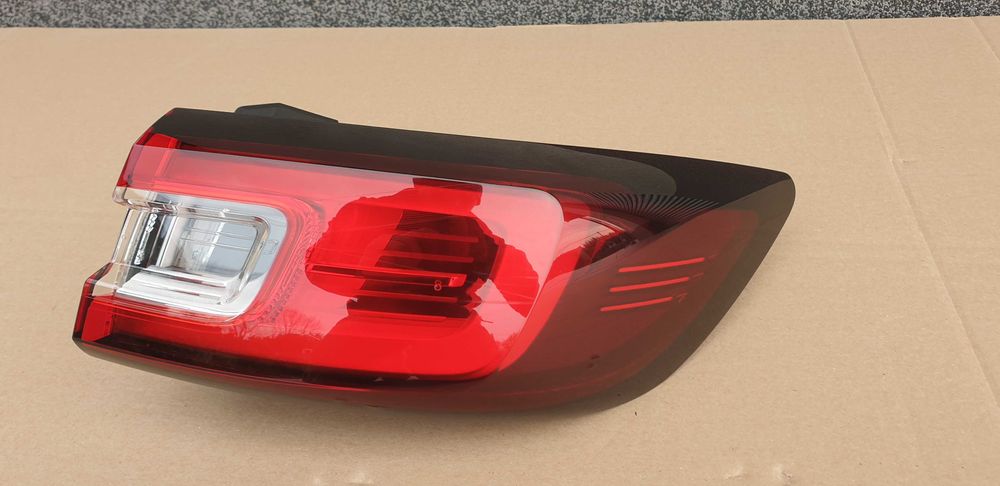 Renault clio IV 4 lift hatchback prawa lampa led tylna w błotnik