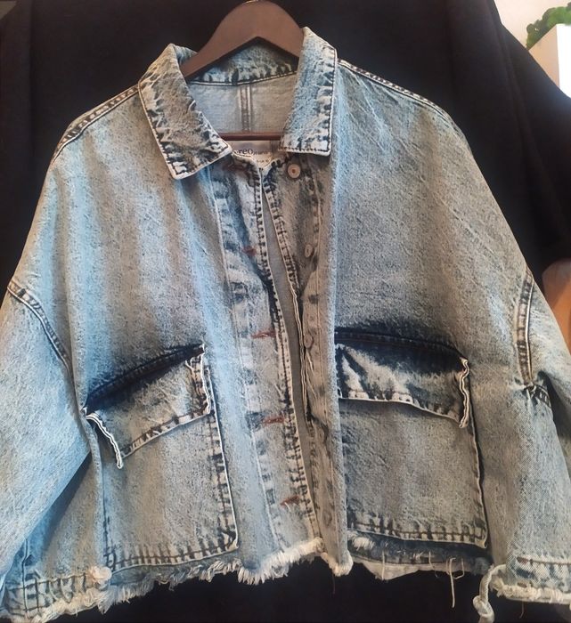 Продам женскую джинсовую куртку