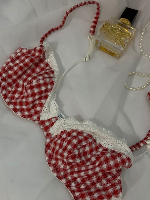 Бюсти мереживні urban outfitters