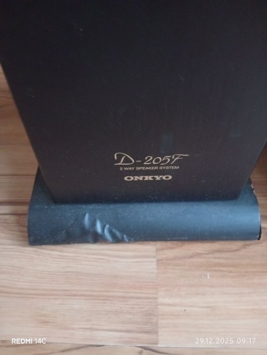Kolumny podłogowe Onkyo D-205f