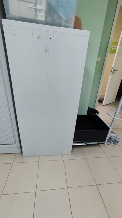 Arquivador de metal com chave