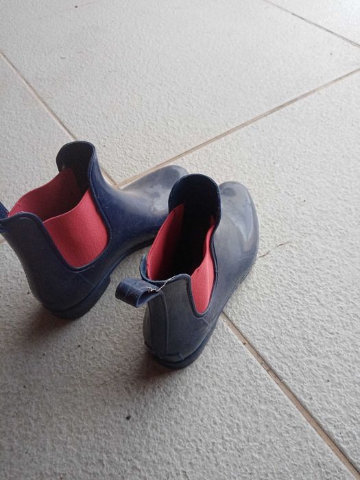 botas de chuva de saída