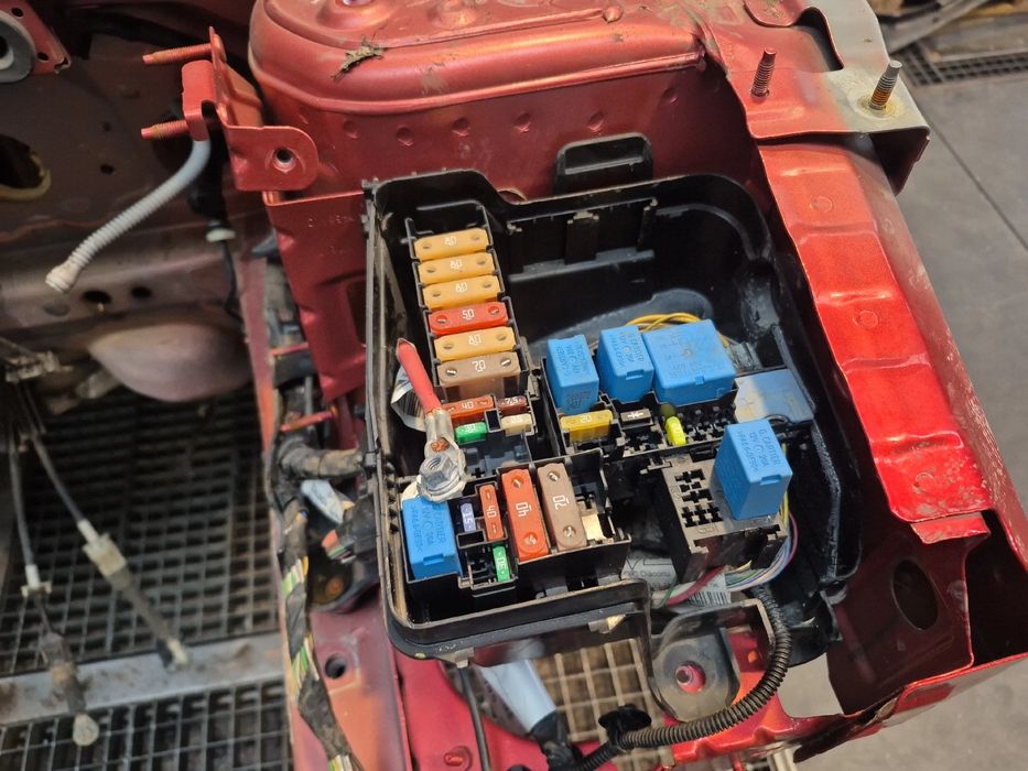 Caixa fusíveis / SAM / BSI RENAULT Clio IV Grandtour (KH_)