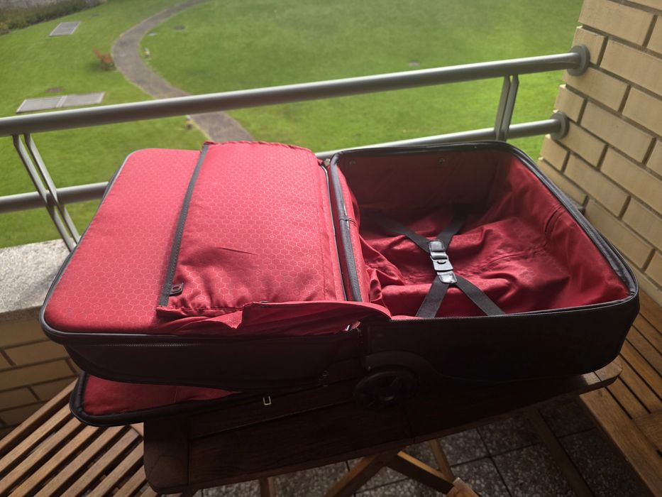 Mala de Viagem / Trolley Executivo Samsonite com Rodas e Pega Telescópica