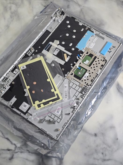 Lenovo Keyboard and Upper Housing (Model PC5C-LSP)424983101210644484