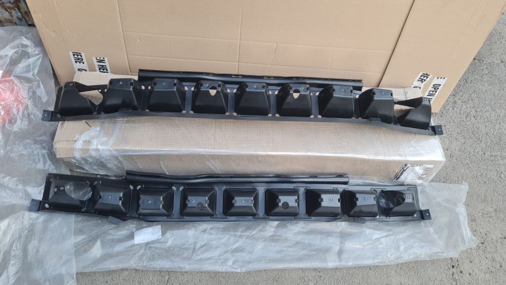 Абсорбер Jeep Cherokee 19- гаситель наполнитель переднього бампера