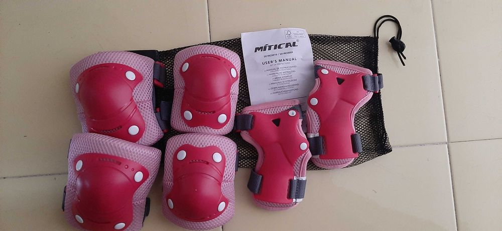 Bicicleta BTWIN Docto Girl 500 (+ capacete, proteções, luvas)