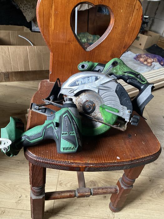 Акомуляторний перфоратор