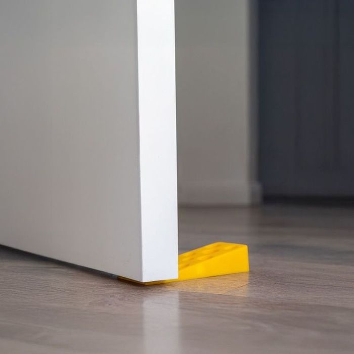 Stoper pod drzwi ser