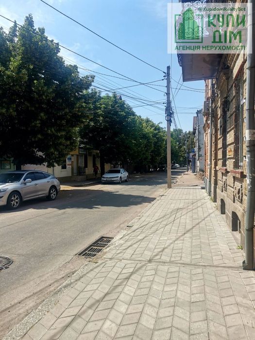 Продаж 2х кімнатної сталінки в Центрі