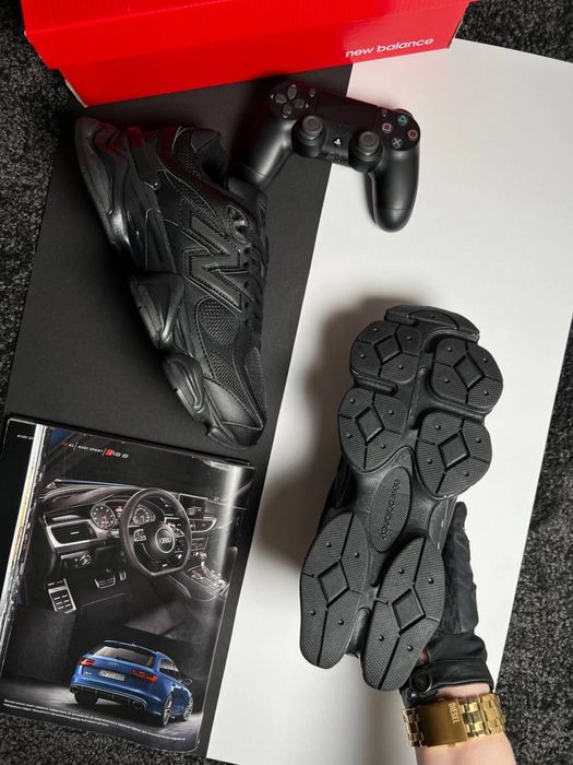 Чоловічі кросівки нью беланс New Balance 9060 All Black [41-45]